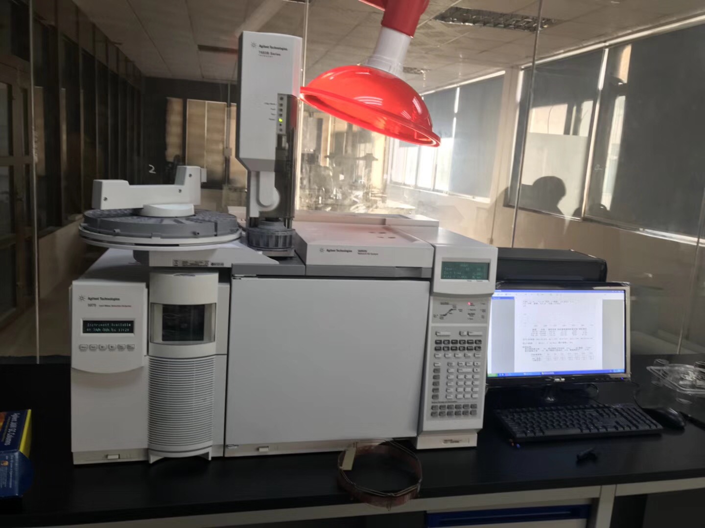 東莞某實驗室購買我司安捷倫 GCMS 6890N-5975安裝調試完畢。